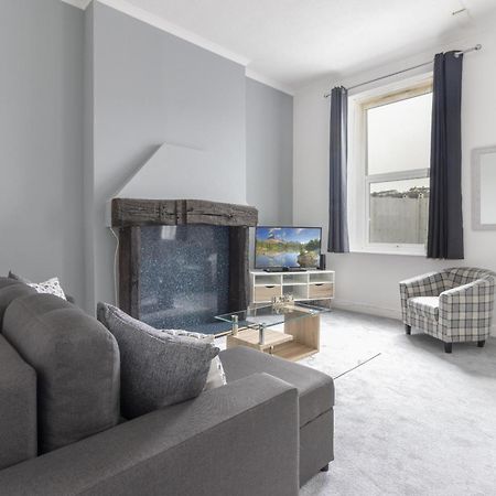דירות פלימות' Alexandra - Large 3 Bed Perfect For Contractors, Free Parking, Fast Wifi And Great Value! מראה חיצוני תמונה