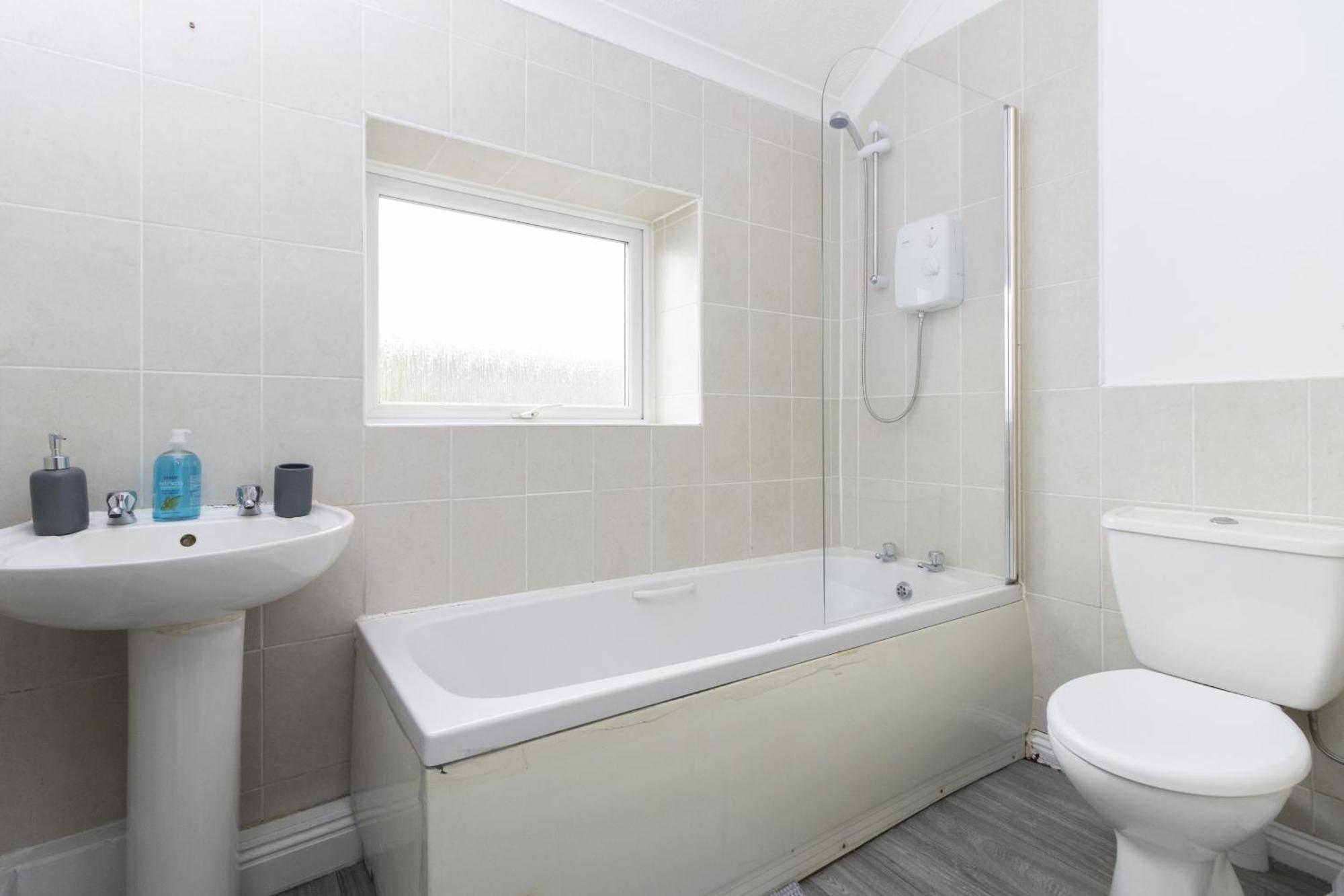 דירות פלימות' Alexandra - Large 3 Bed Perfect For Contractors, Free Parking, Fast Wifi And Great Value! מראה חיצוני תמונה