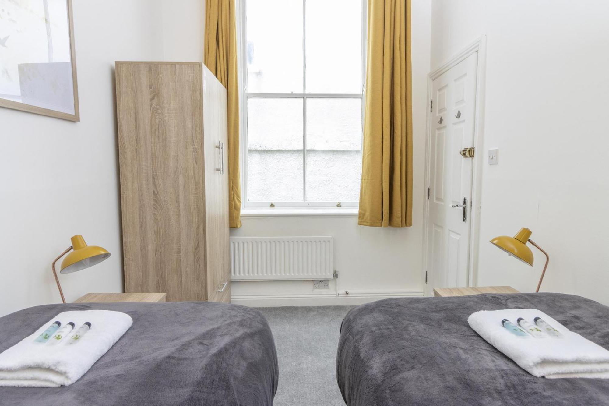 דירות פלימות' Alexandra - Large 3 Bed Perfect For Contractors, Free Parking, Fast Wifi And Great Value! מראה חיצוני תמונה